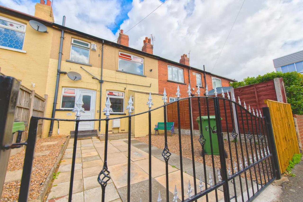 York House - Short Stay Leeds Leeds  Bagian luar foto