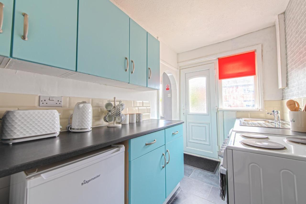 York House - Short Stay Leeds Leeds  Bagian luar foto
