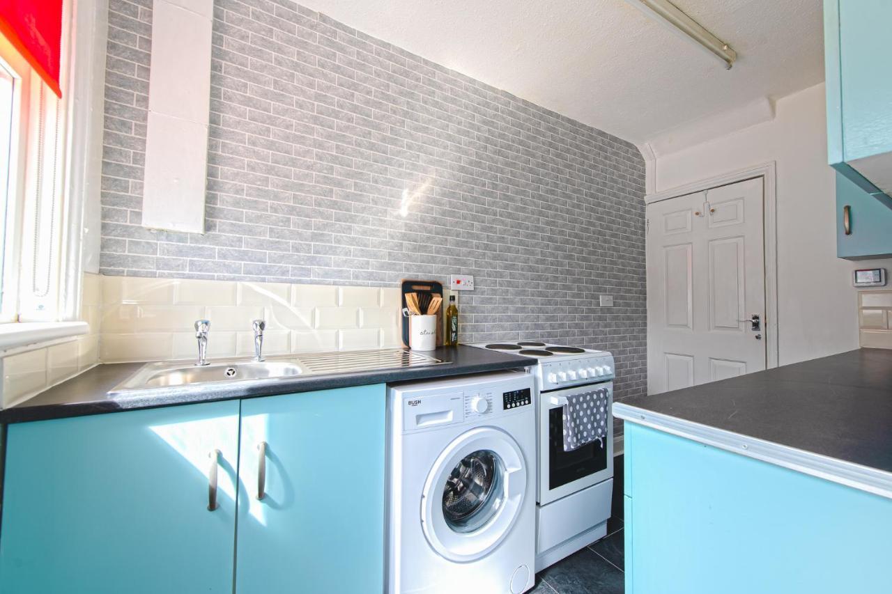 York House - Short Stay Leeds Leeds  Bagian luar foto